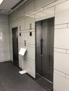 三井住友銀行都立大学駅前ビルの外観