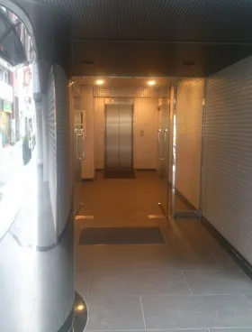 マーキュリースクエアの外観