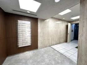 新宿嘉泉ビルの外観