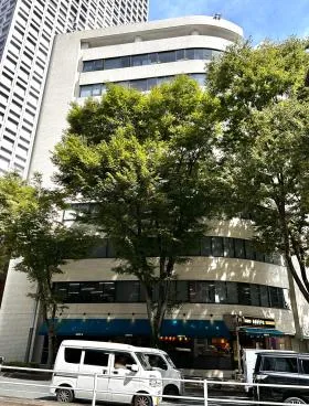新宿嘉泉ビルの外観