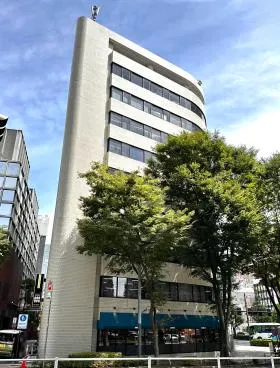 新宿嘉泉ビルの外観