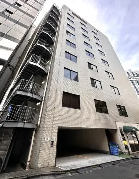新宿嘉泉ビルの外観