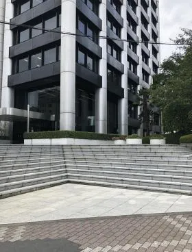 東京原木会館の外観