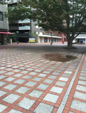 新都市センタービルの外観