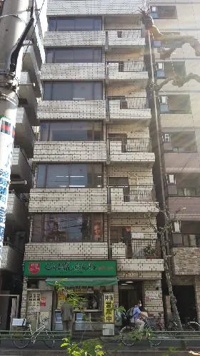 龍光ビルの外観