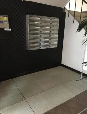 橋完ビルの外観