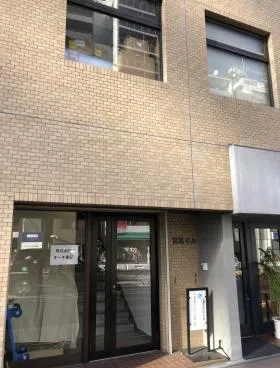 ライオンズマンション市谷薬王寺町ビルの外観