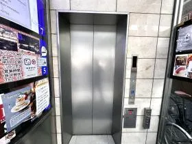 AKIBA426ビルの外観