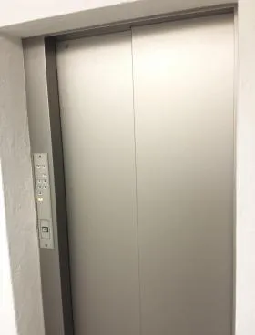 第2多七ビルの外観