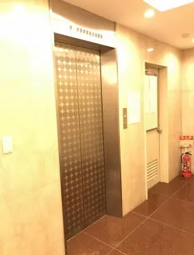 関内JSビルの外観
