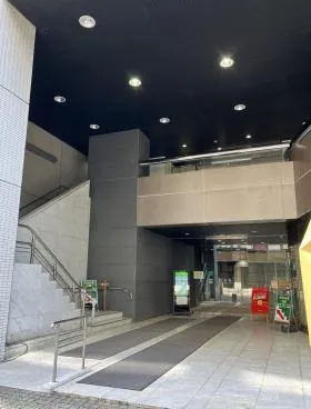 プレミア横浜西口ビル(旧:日総第3ビル)の外観