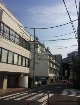 ユーエスト青山ビルの外観