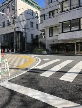 ユーエスト青山ビルの外観