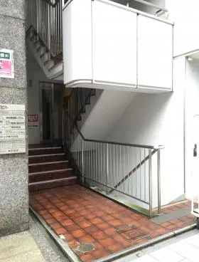 神田小川町ビルの外観