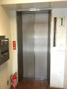 神田小川町ビルの外観