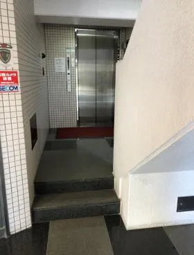 西新宿三関ビルの外観