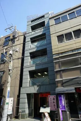 坂根八重洲ビルの外観