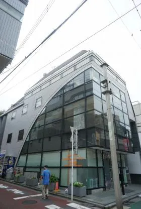 MANA下北沢ビルの外観