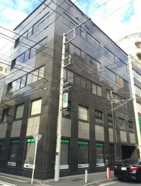 ヨコハマNSビルの外観