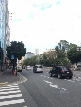 ヨコハマNSビルの外観