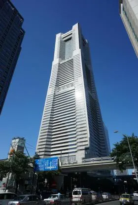 横浜ランドマークタワーの外観