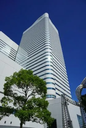 クイーンズタワーAビルの外観