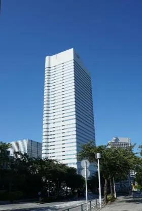 クイーンズタワーAビルの外観