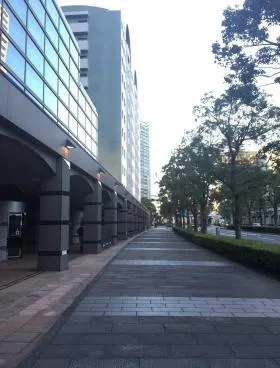 横浜クリエーションスクエアビルの外観