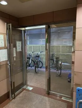 ヨンキュウ東京築地ビルの外観