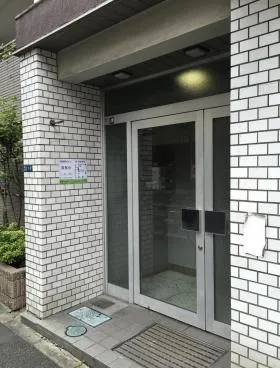 築地岡田ビルの外観