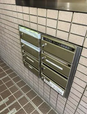 ニュー新富ビルの外観