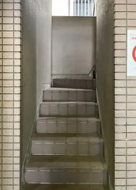 ニュー新富ビルの外観