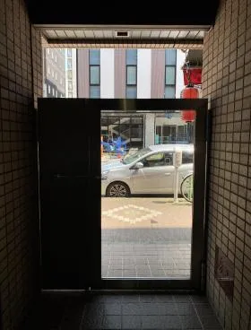 ニュー新富ビルの外観