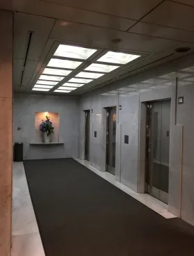 パレール三井ビルの外観