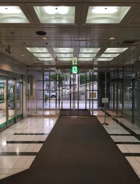 パレール三井ビルの外観