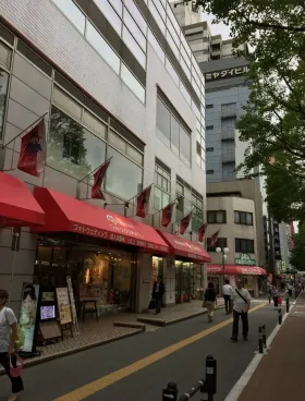 パレール三井ビルの外観