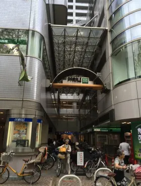 パレール三井ビルの外観