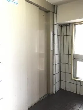 鈴木ビルの外観