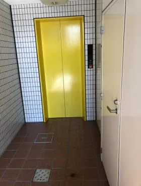 シミズビルの外観