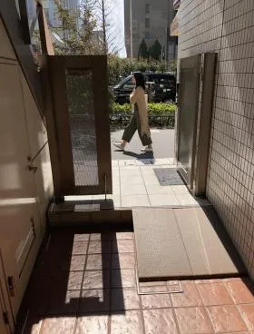 シミズビルの外観