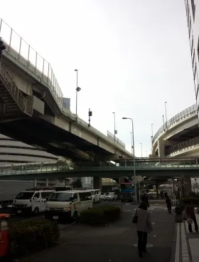 ベイフロント横浜ビルの外観