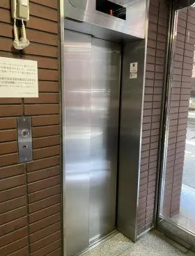 パレ・ウルーの外観