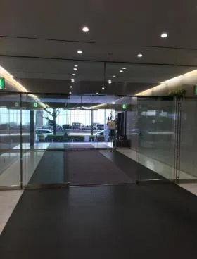 横浜金港町ビルの外観