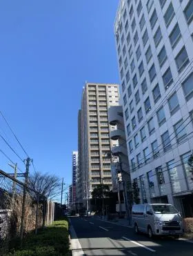 西塔ビルの外観