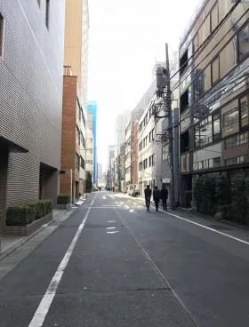 新富ミハマビルの外観