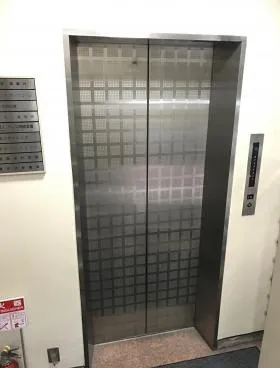 アーベイン三井ビルの外観