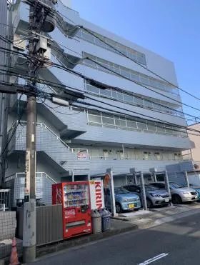 台ビルの外観