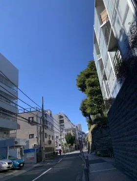 台ビルの外観