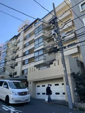 シェリーヒルズ横浜ビルの外観