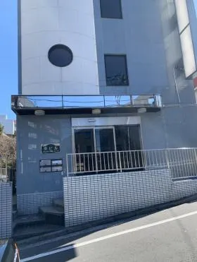 栄ビルの外観